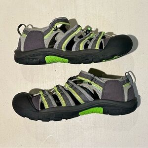 KEEN Big Kids Newport H2 Sandal Racer Gray Sz US 5, EU 37